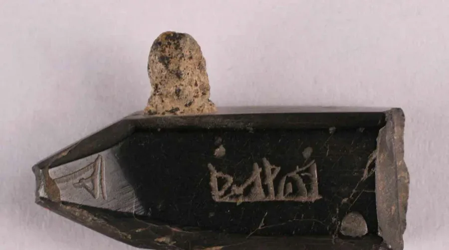 Joyas con caligrafía árabe: la grafía enlazada y tu nombre en árabe