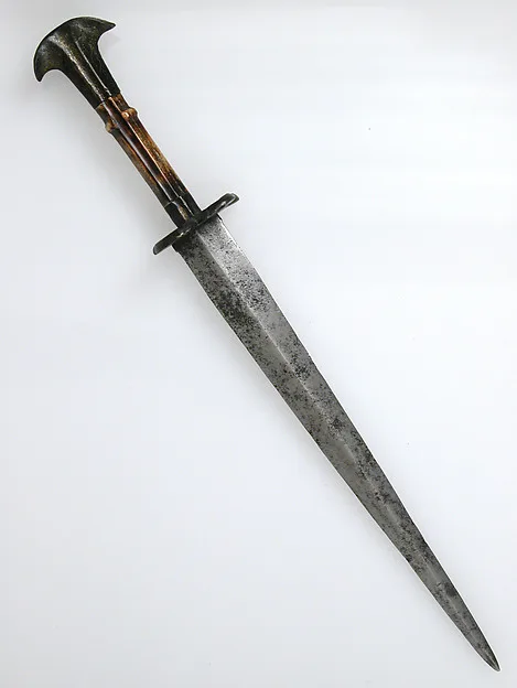 Старинный кинжал