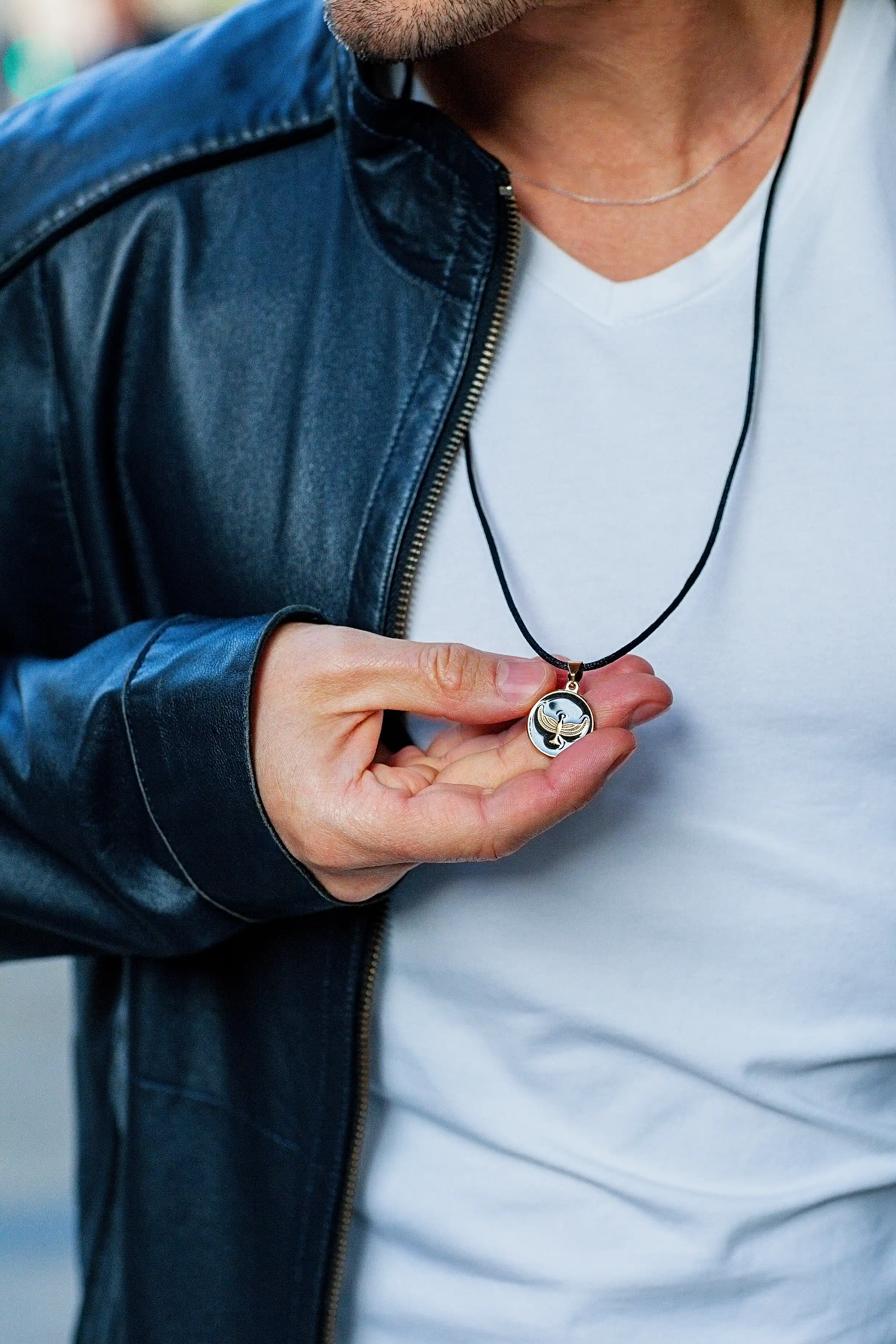 COLGANTE LUZ DE ISIS